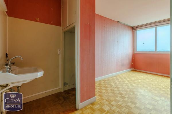 Appartement à vendre 4 pièces 77m² Bron (69500)