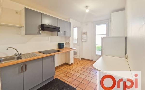 Appartement à louer    3 pièces •  Merville