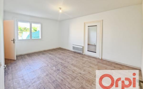 Appartement à louer    3 pièces •  Merville