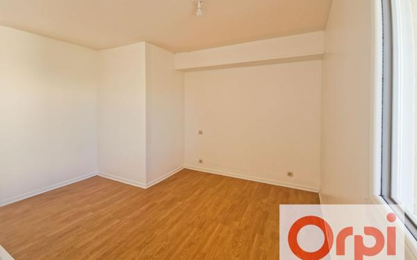 Appartement à louer    3 pièces •  Merville