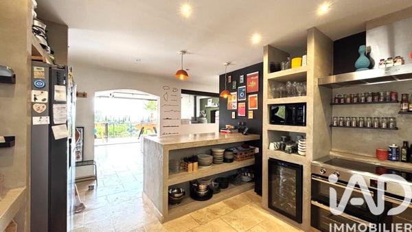 Maison à vendre 7 pièces 205 m² Roquebrune-sur-Argens