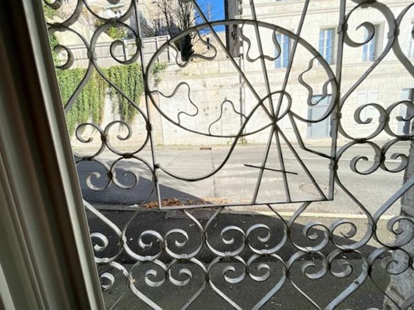 Immeuble Remarquable avec 7 appartements à ANGOULEME (16)