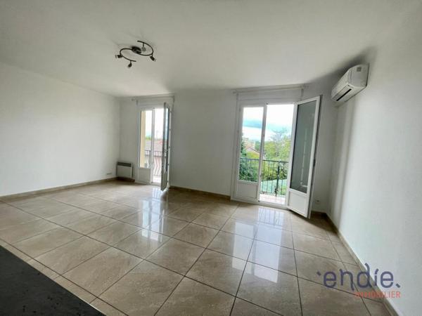 DRAGUIGNAN T2 GARAGE BALCON PARKING