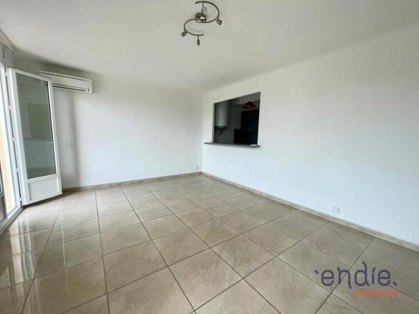 DRAGUIGNAN T2 GARAGE BALCON PARKING