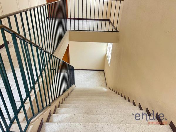 DRAGUIGNAN T2 GARAGE BALCON PARKING