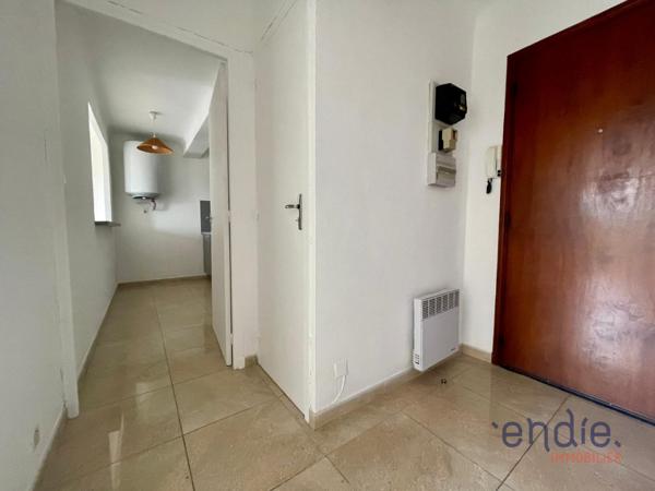 DRAGUIGNAN T2 GARAGE BALCON PARKING