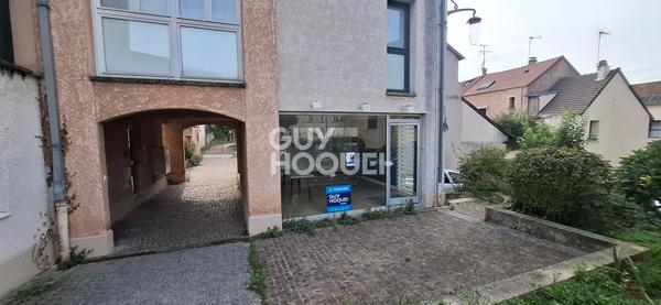 Local commercial Aubergenville 46 m2 de surface utile.