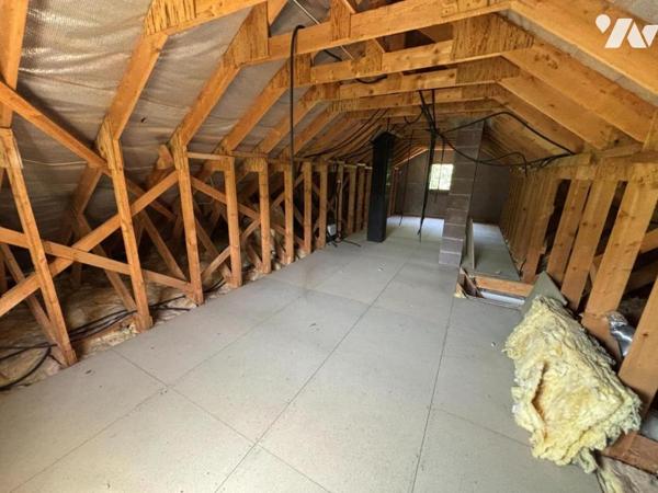 Maison 4 pièces (environ 85 m² habitables) située en impasse et à proximité du centre-ville