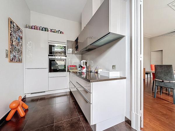 Centre ville Maison de Maître 7 pièces vaste jardin 3 stationnements