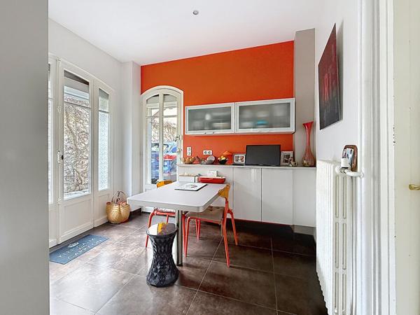 Centre ville Maison de Maître 7 pièces vaste jardin 3 stationnements