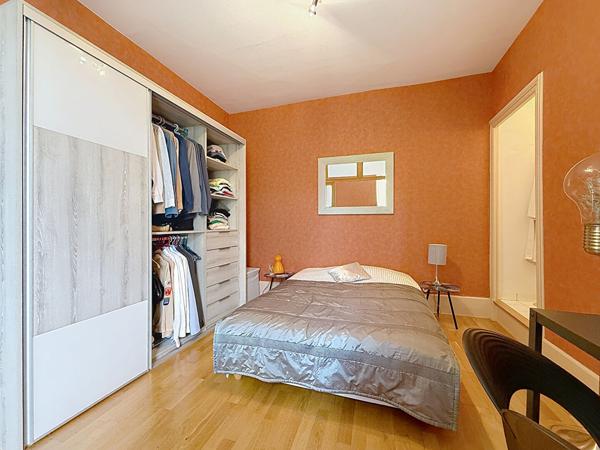 Centre ville Maison de Maître 7 pièces vaste jardin 3 stationnements