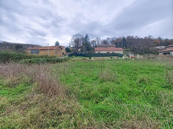 Exclusif : Terrain 465 m² viabilisé , libre constructeur, sur Panossas