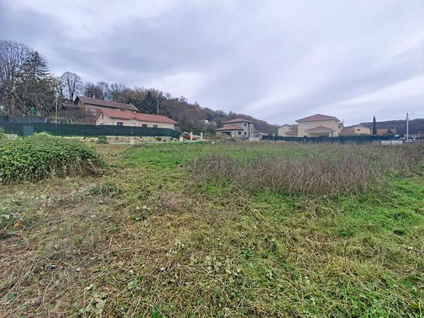Exclusif : Terrain 465 m² viabilisé , libre constructeur, sur Panossas