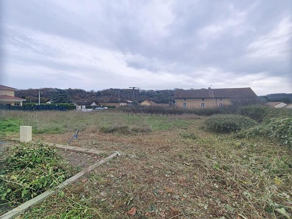 Exclusif : Terrain 465 m² viabilisé , libre constructeur, sur Panossas