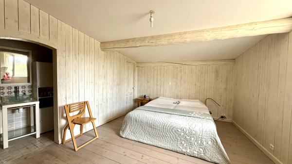 Crest (26400) Drôme Provençale : Ancienne bergerie entièrement rénovée d'environ 900m2 habitables, 47 ha, piscine naturelle