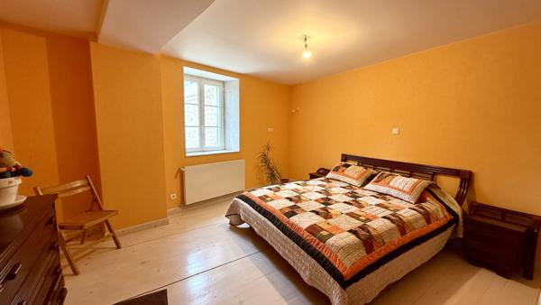 Crest (26400) Drôme Provençale : Ancienne bergerie entièrement rénovée d'environ 900m2 habitables, 47 ha, piscine naturelle