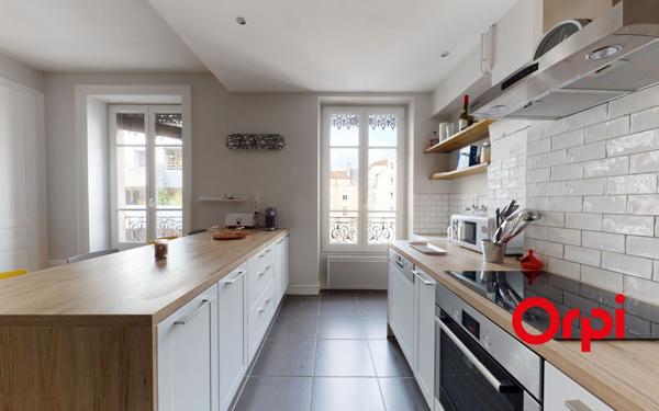 Appartement à vendre    2 pièces • 63,05 m2 Lyon 3