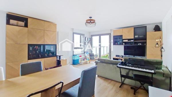 Duplex coup de cœur aux derniers étages avec terrasse, à deux pas du métro ligne 11