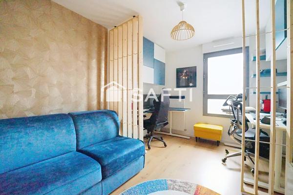 Duplex coup de cœur aux derniers étages avec terrasse, à deux pas du métro ligne 11