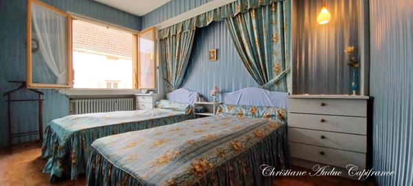 Entre Cluny et Charolles, maison de centre bourg de 153 m², avec 2 logements.