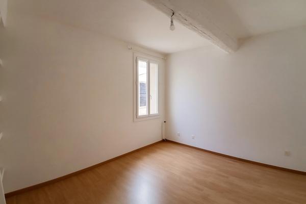 Maison de village de type 6 , terrasse et garage