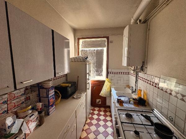 Paris 20e. Charmant T3 de 58m² au 3e étage avec cave. DPE E. À visiter