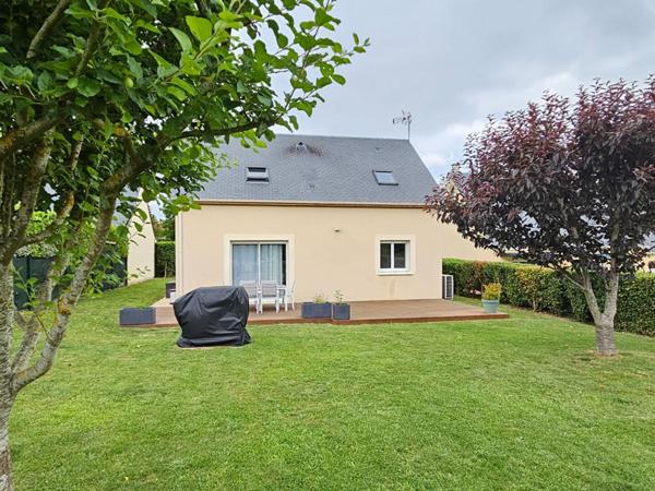 Vernon - Maison récente de 2010 de 96.41 m2 - 4 chambres sur sous-sol total - Jardin plat de  891 m2 -  Prix :  345.000