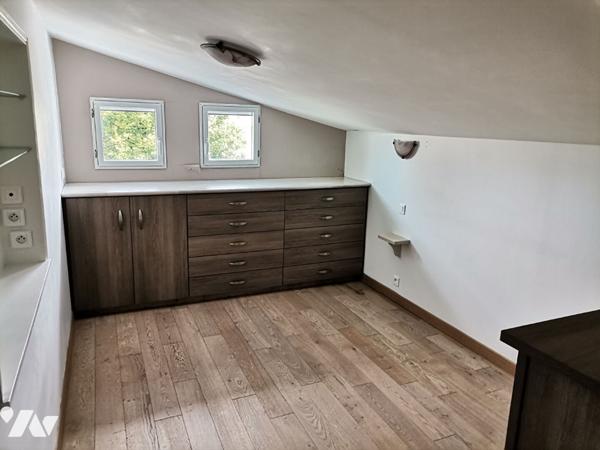 IFFENDIC - EXCLUSIVITE, maison atypique de 137 m² hab. avec grand garage.