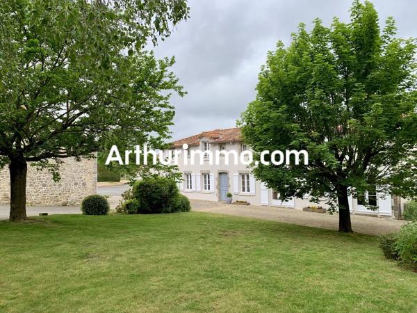 Vente                                                      Propriété
                        
                     8 pièces                      233 m2                     à Nueil-les-Aubiers