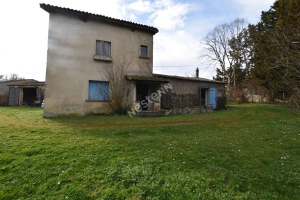 Maison de plain pied avec grand terrain !