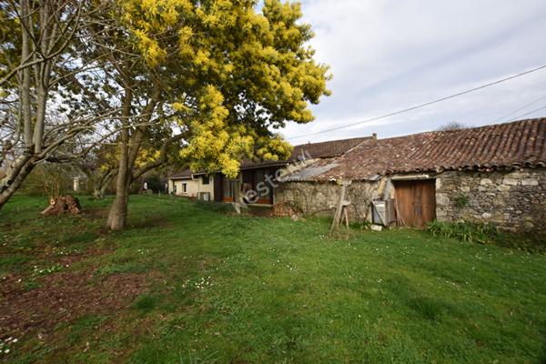 Maison de plain pied avec grand terrain !