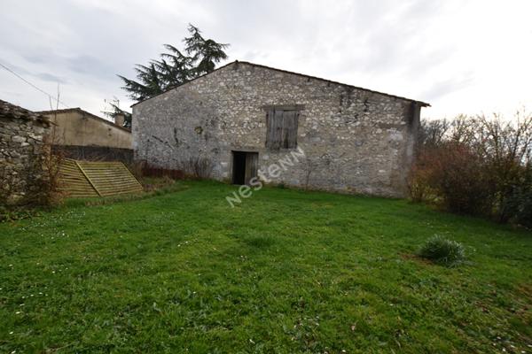 Maison de plain pied avec grand terrain !