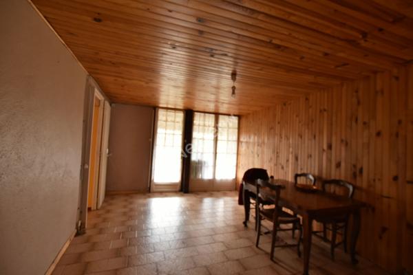 Maison de plain pied avec grand terrain !