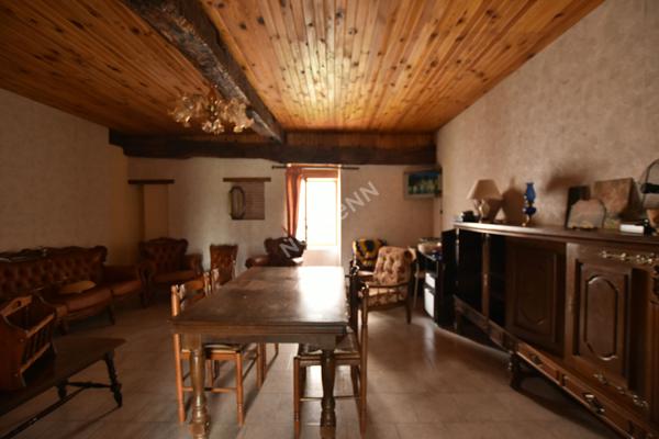 Maison de plain pied avec grand terrain !