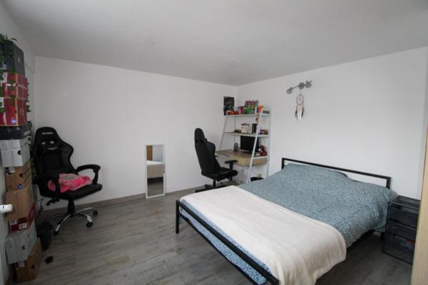 Maison sur sous sol avec vue et grand terrain