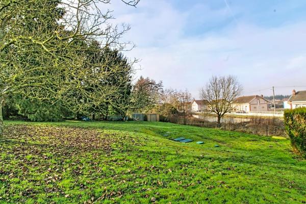 Maison sur sous sol avec vue et grand terrain