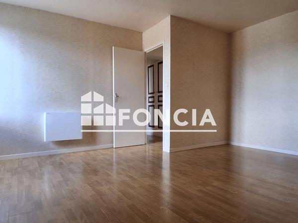 Location Maison 6 pièces 113.74 m² - 11 RUE PASTEUR Wasigny 08270