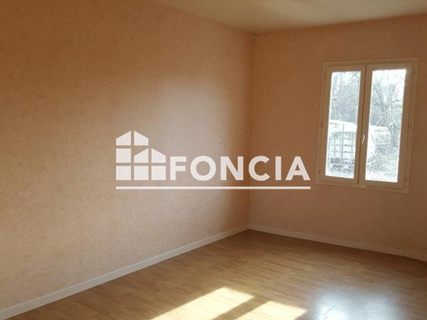 Location Maison 6 pièces 113.74 m² - 11 RUE PASTEUR Wasigny 08270