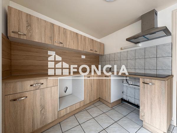 Location Maison 6 pièces 113.74 m² - 11 RUE PASTEUR Wasigny 08270