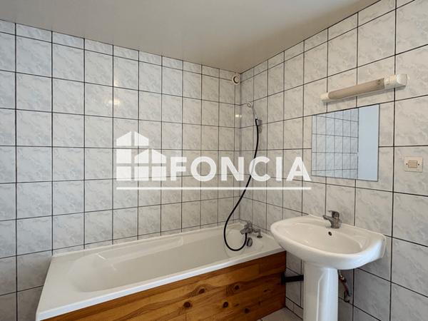 Location Maison 6 pièces 113.74 m² - 11 RUE PASTEUR Wasigny 08270