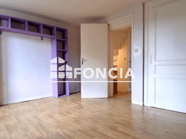 Location Maison 6 pièces 113.74 m² - 11 RUE PASTEUR Wasigny 08270