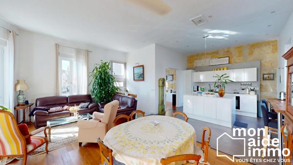 RARE belle maison de ville avec garage et spa de nage