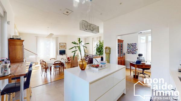 RARE belle maison de ville avec garage et spa de nage