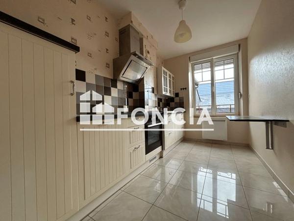 Location Appartement 3 pièces 65 m² - 5 PLACE DE LA REPUBLIQUE Rethel 08300