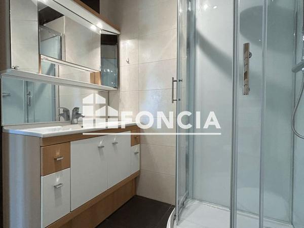 Location Appartement 3 pièces 65 m² - 5 PLACE DE LA REPUBLIQUE Rethel 08300