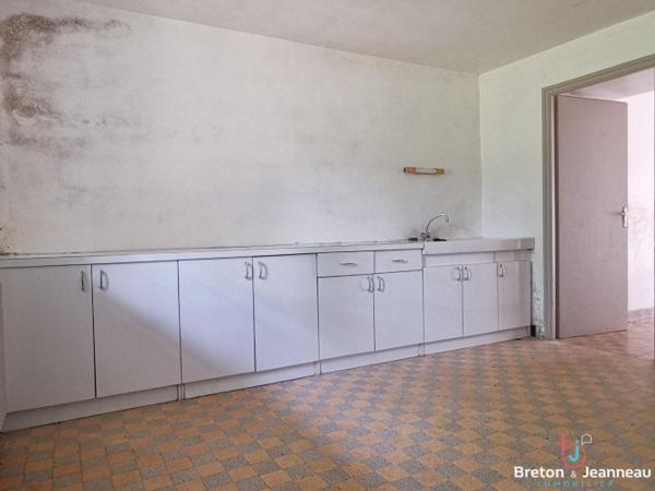 Ancien Corps de ferme sur 2 ha 42 à Villaines La Juhel