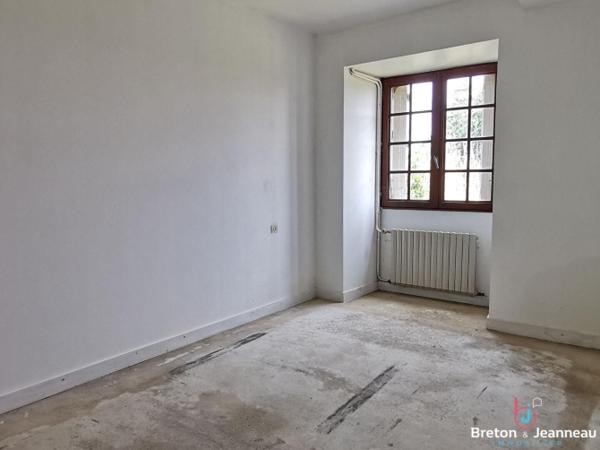 Ancien Corps de ferme sur 2 ha 42 à Villaines La Juhel