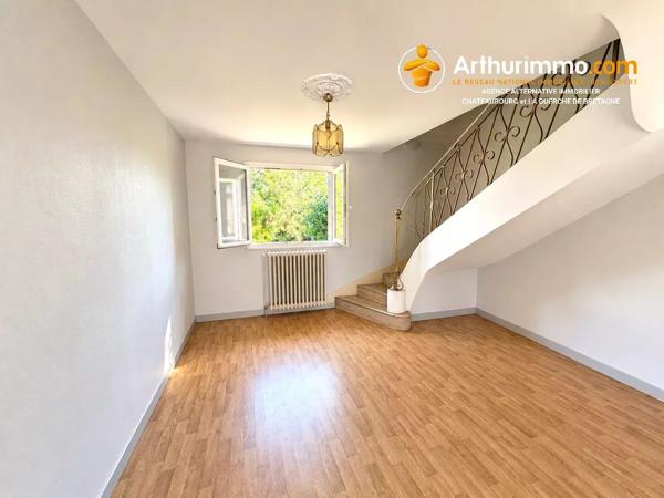 Vente                                                      Maison
                        
                     7 pièces                      112 m2                     à Rennes