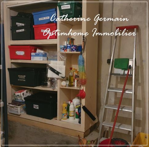 A vendre maison de village avec terrasse et garage au cœur d’Azille – A découvrir.