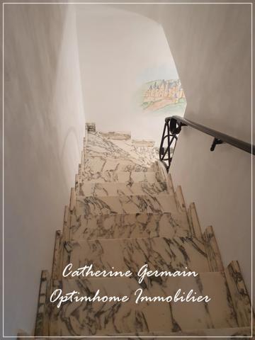 A vendre maison de village avec terrasse et garage au cœur d’Azille – A découvrir.